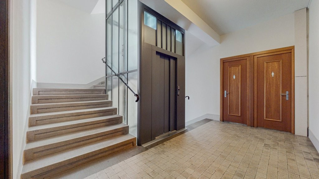 114m² office