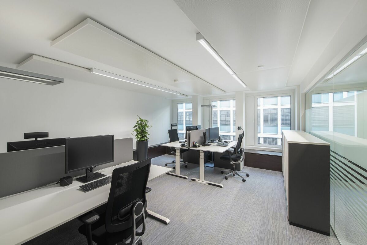 180m² office