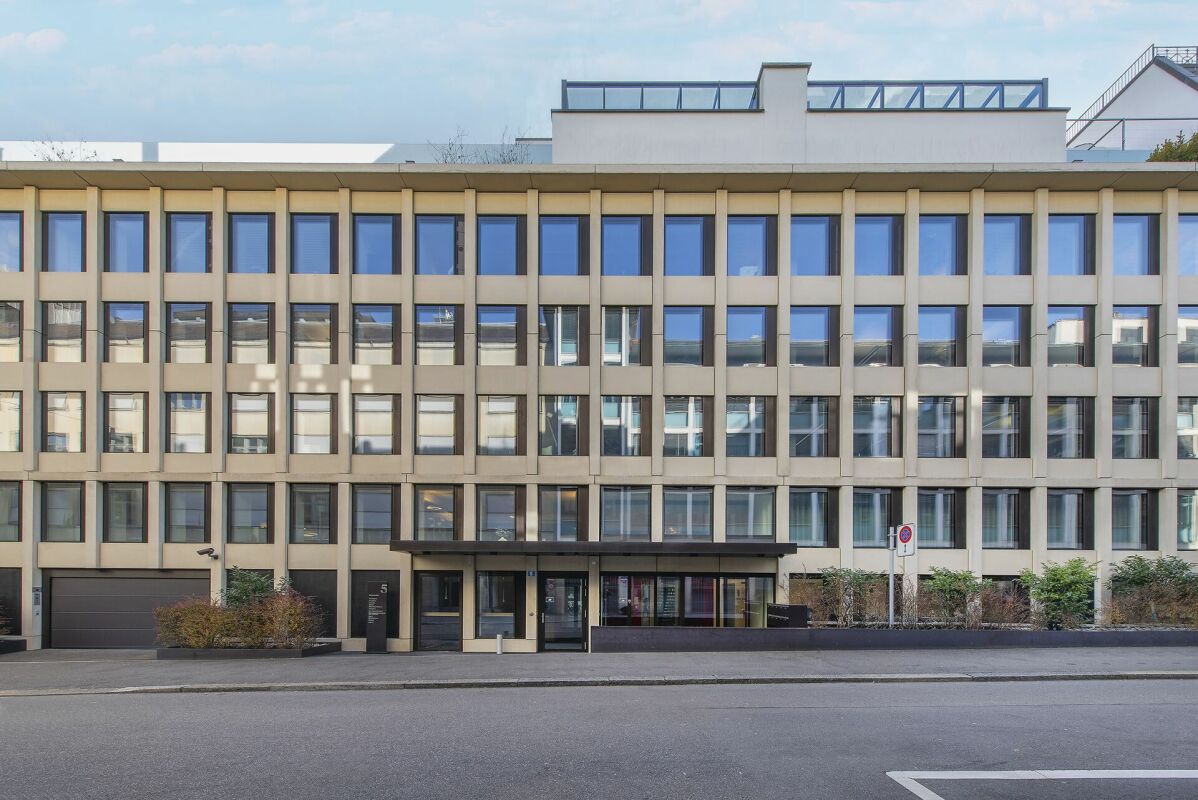 180m² office
