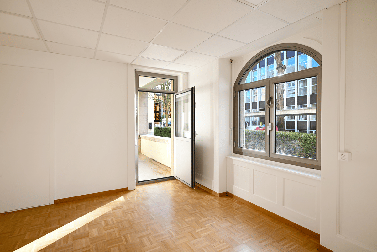 249m² commercial