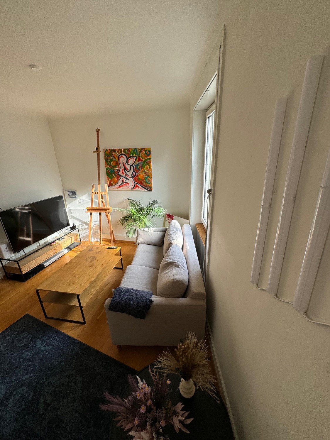 Zimmer in einer WG

Ich suche zwei freundliche neue Mitbewohner für unsere Wohnung in Zürich! 

Zwei meiner aktuellen Mitbewohner schlagen neue, spannende Kapitel auf — einer zieht nach NYC und der andere zieht zu seiner Partnerin — daher suche ich zwei tolle Menschen, die die Wohnung zu ihrem neuen