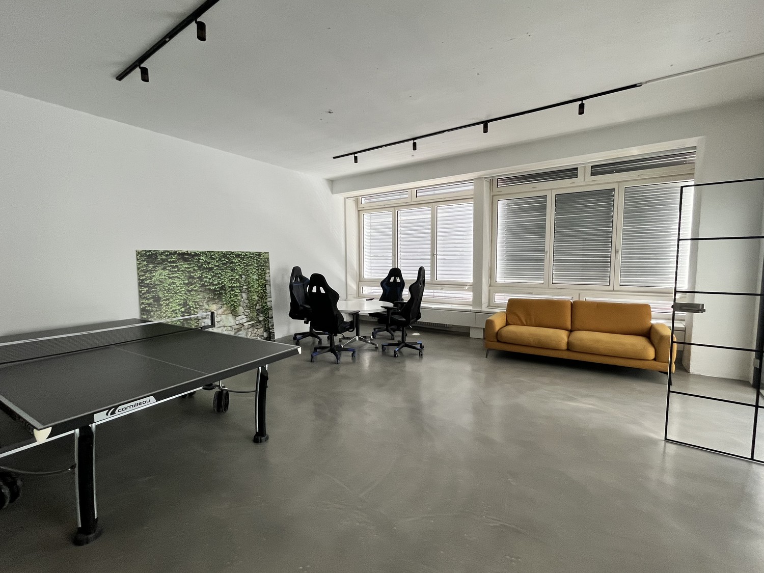 Office, Foto 1 von 3