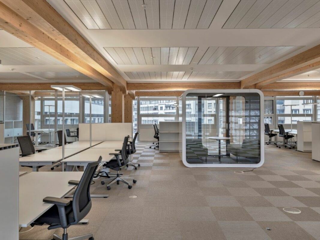 864m² de bureaux