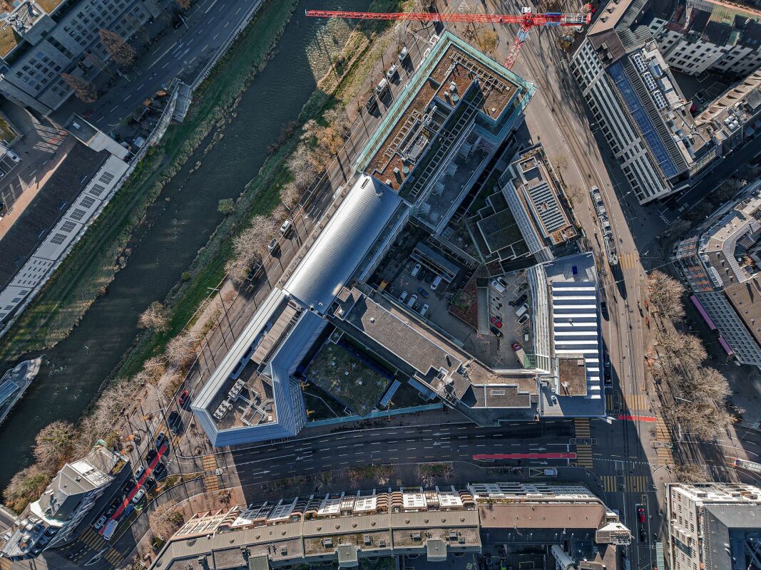 864m² de bureaux