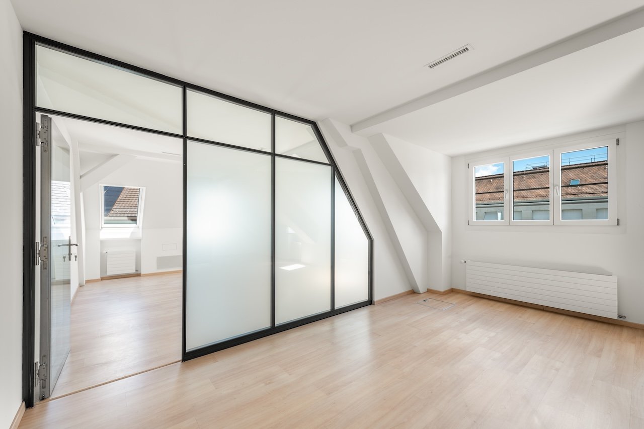 240m² office