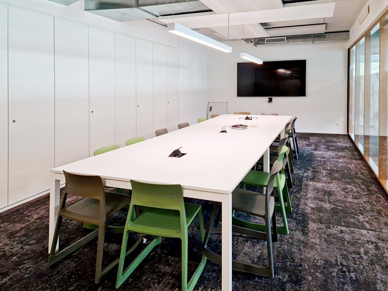 175m² office