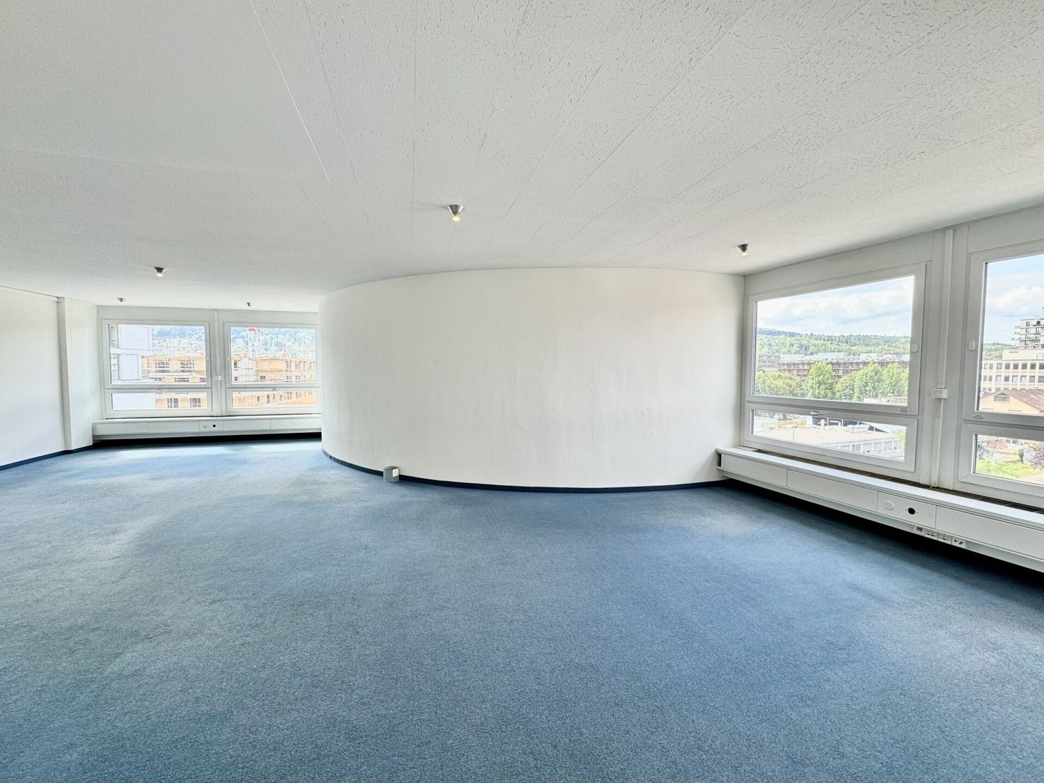 180m² office