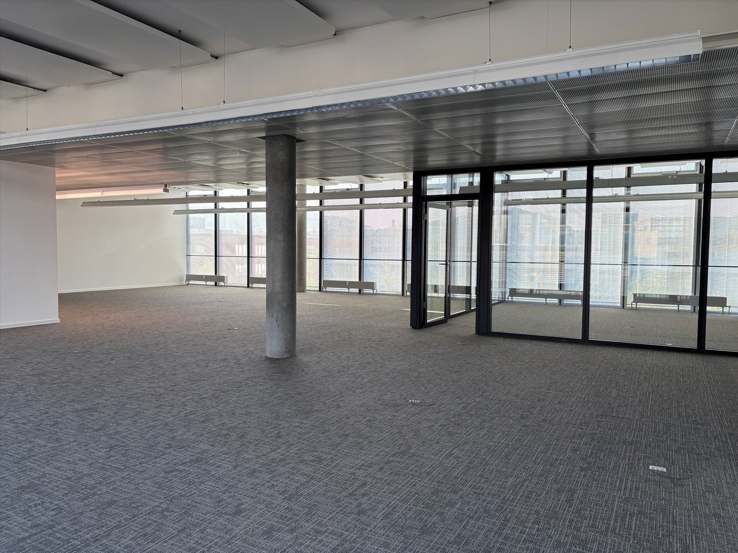 191m² office