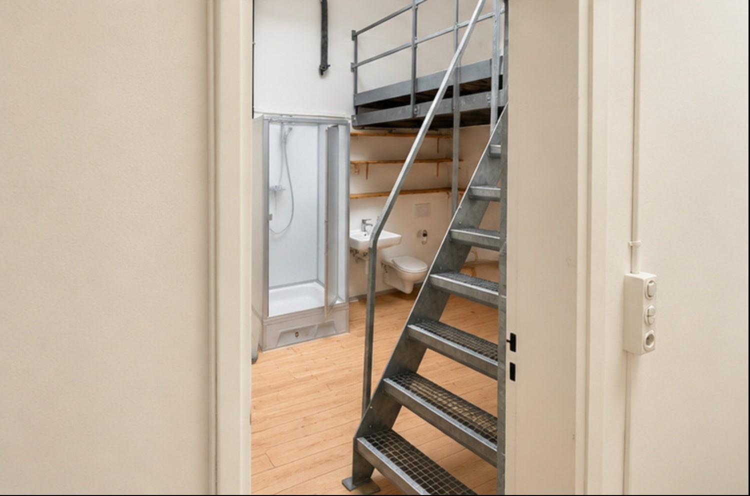 30m² commercial