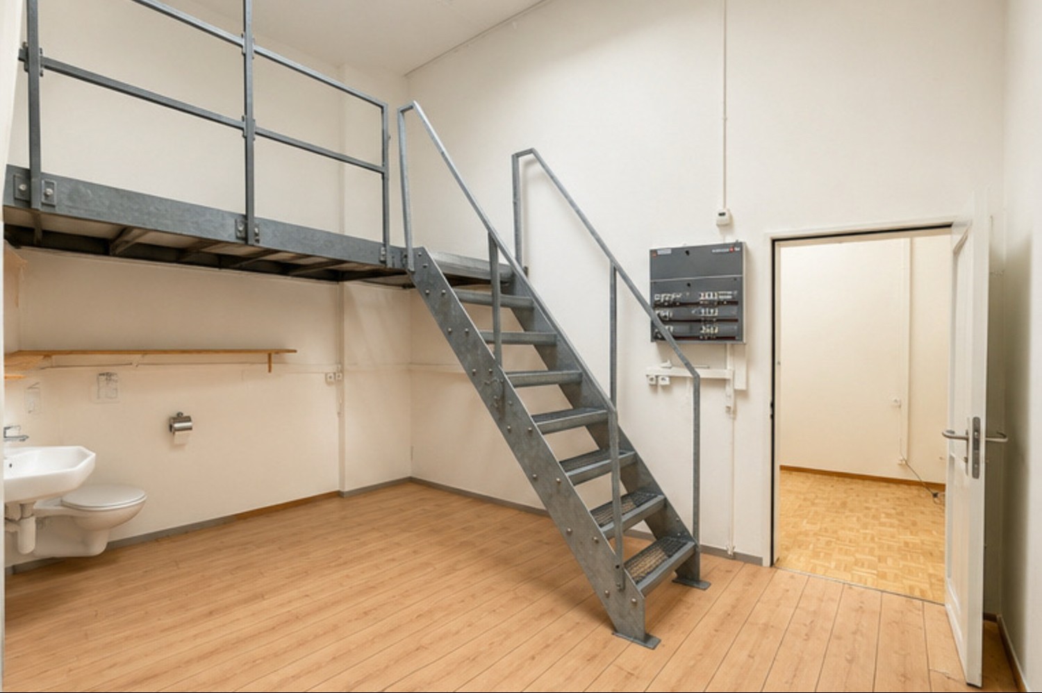 30m² commercial