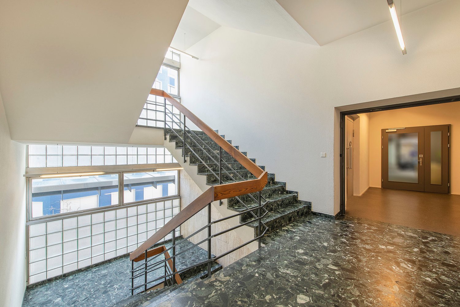 495m² de bureaux