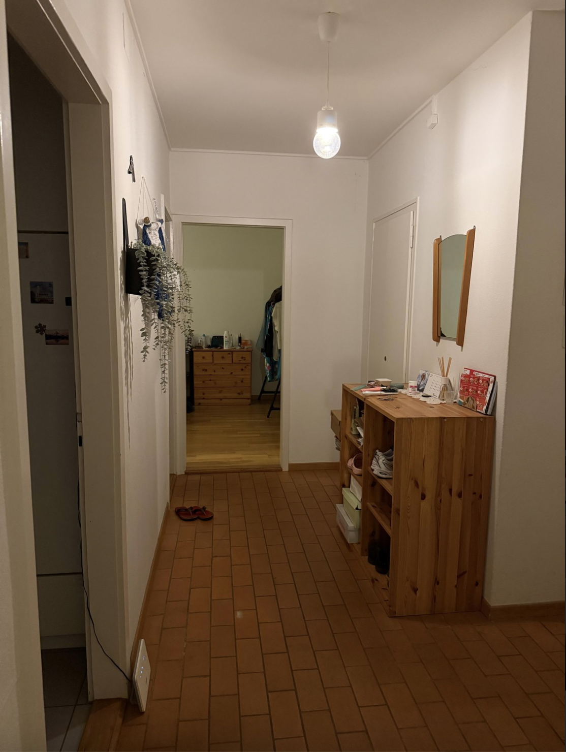 Chambre dans une colocation

Disponible jusqu'au 2 décembre. Il y a une autre colocataire, qui fait un doctorat à l'ETH.

À 2-3 min à pied des arrêts de bus. À 5 min à pied de la gare d'Affoltern. Zurich HB est à 24 min en train. Marché de produits turcs en face de la maison. Migros, Coop et Denner 