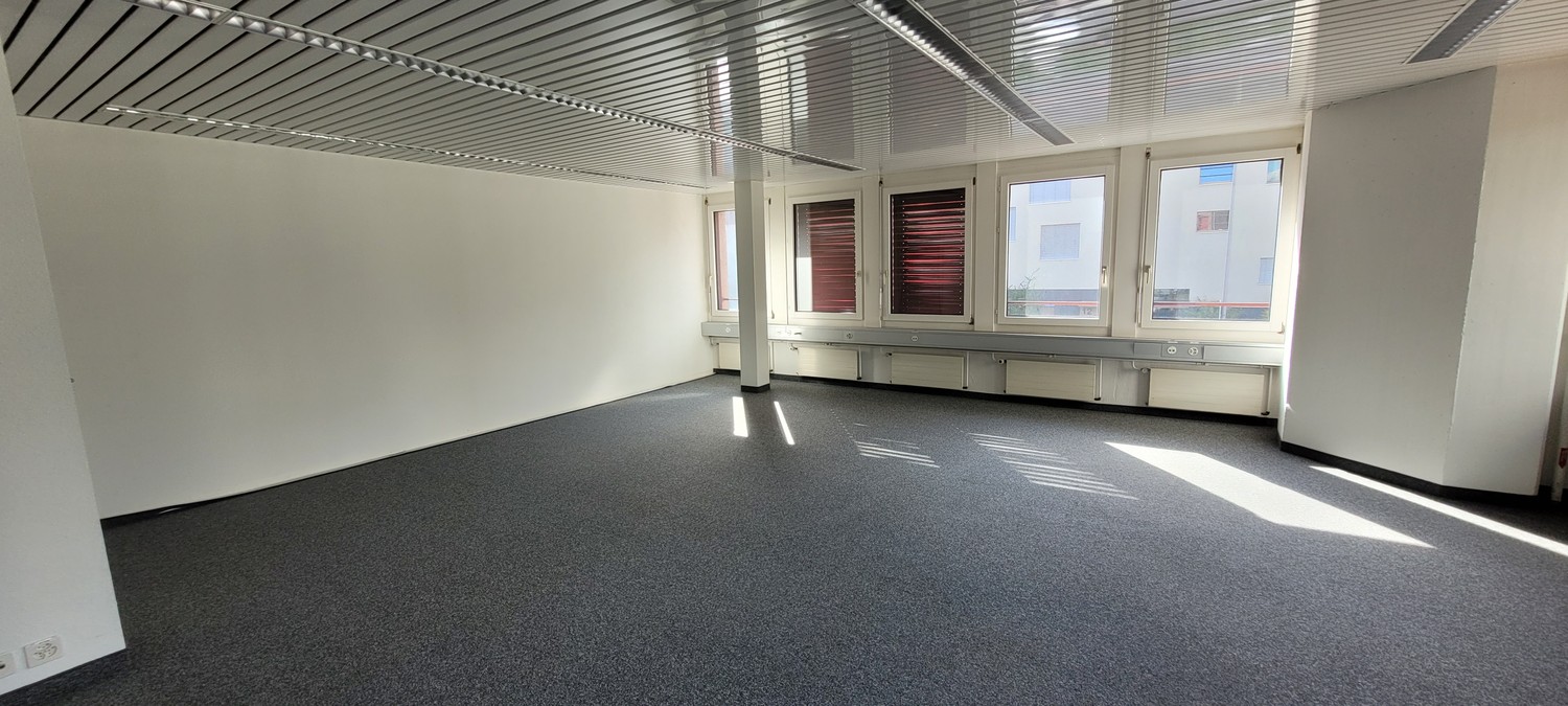 60m² office