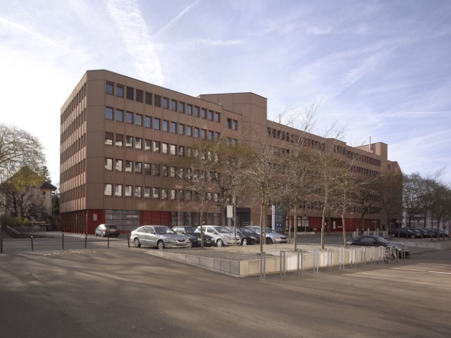 60m² office