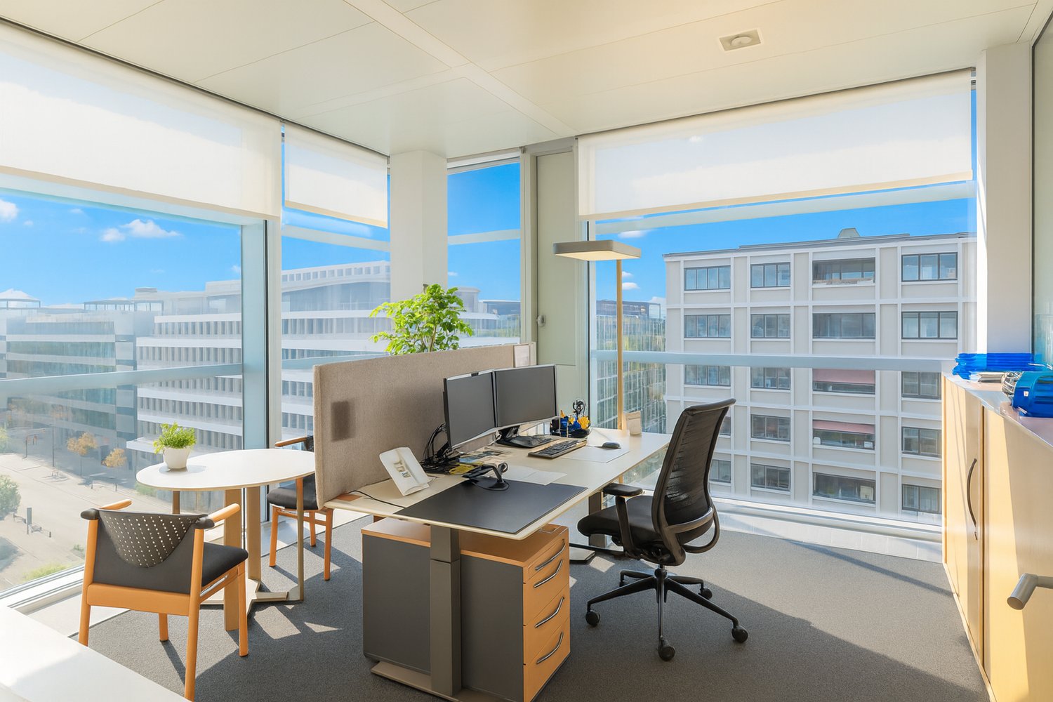 1243m² office
