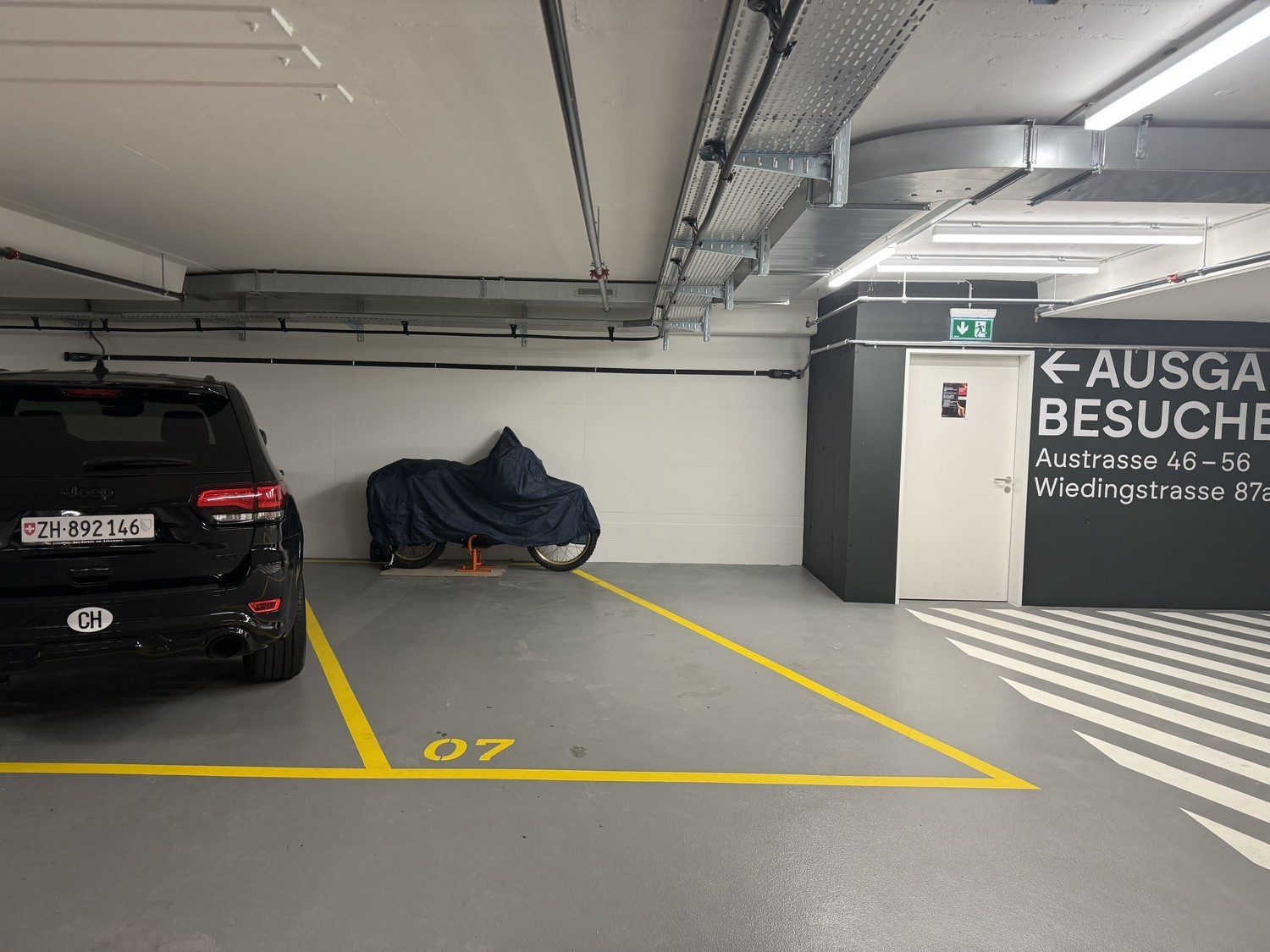 Underground slot, Foto 1 von 2