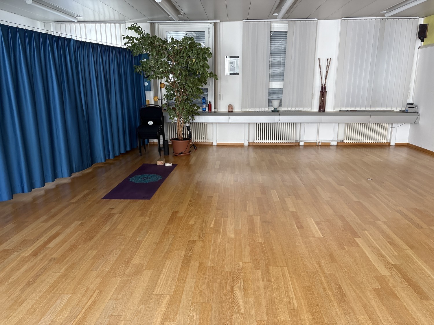 75m² commercial