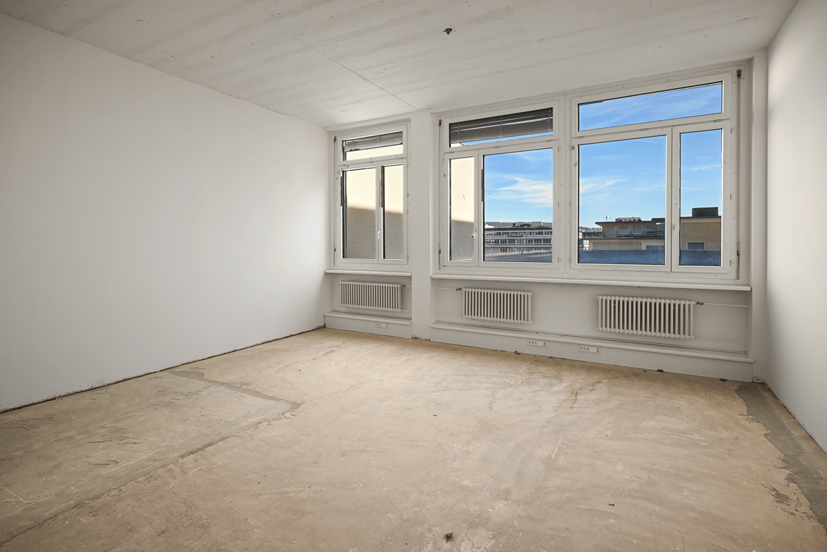 240m² office