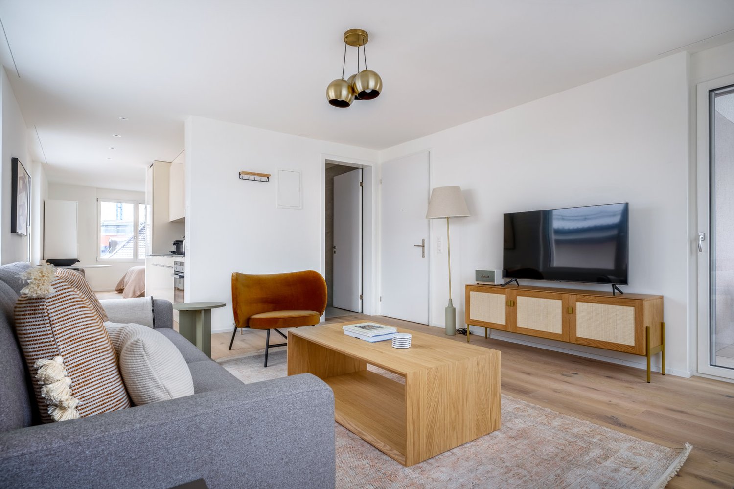 2 rooms furnished flat