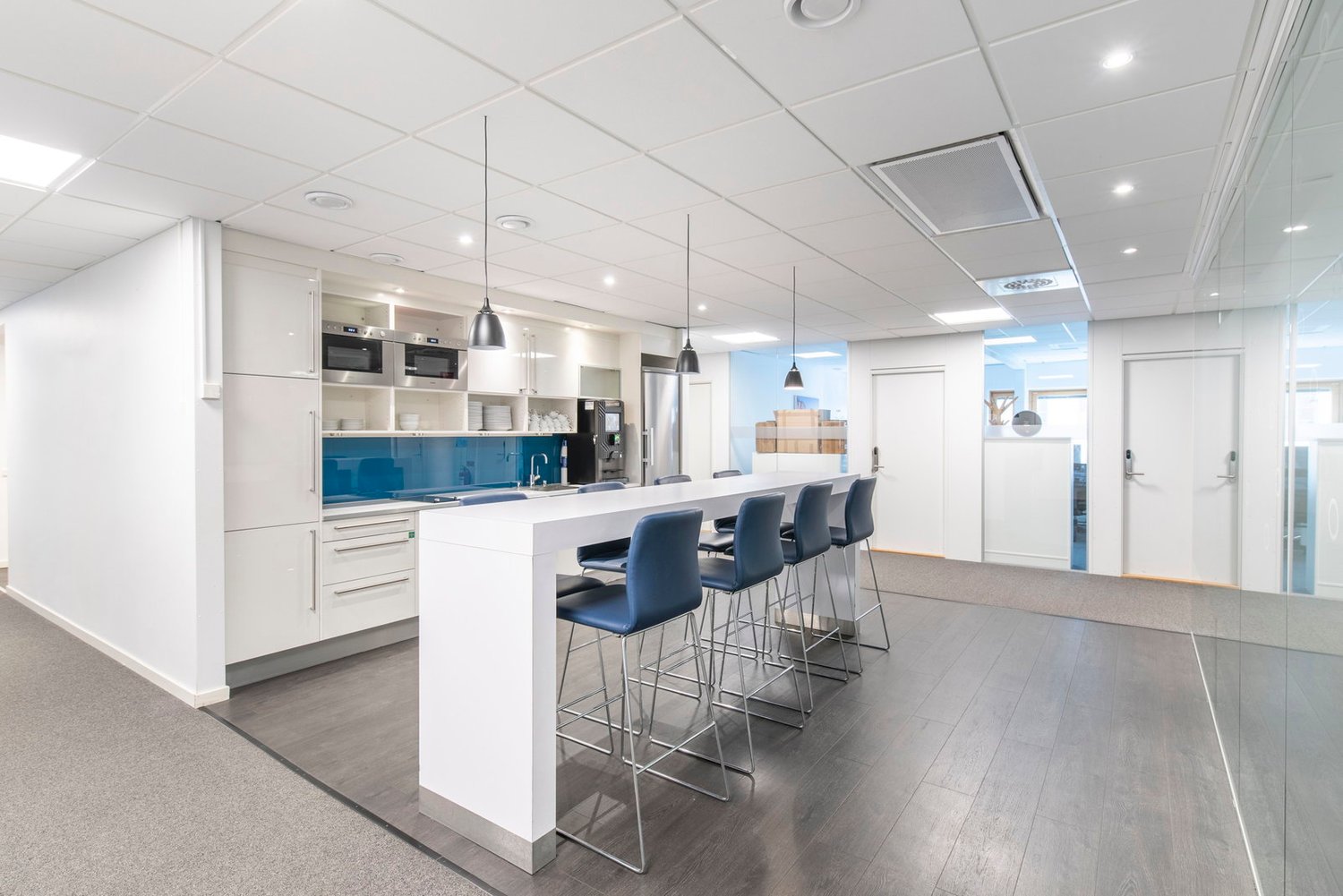 225m² office