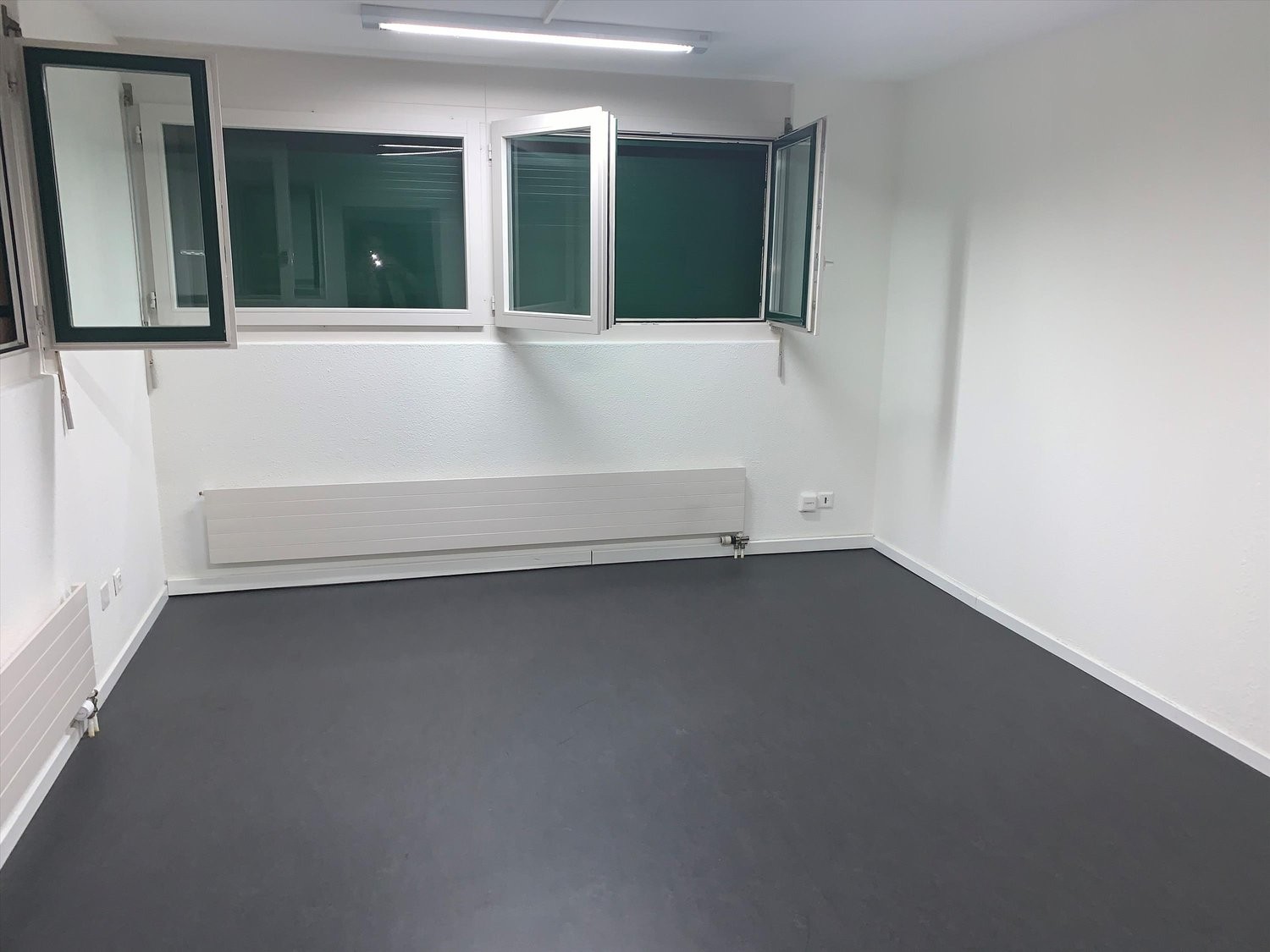 200m² office