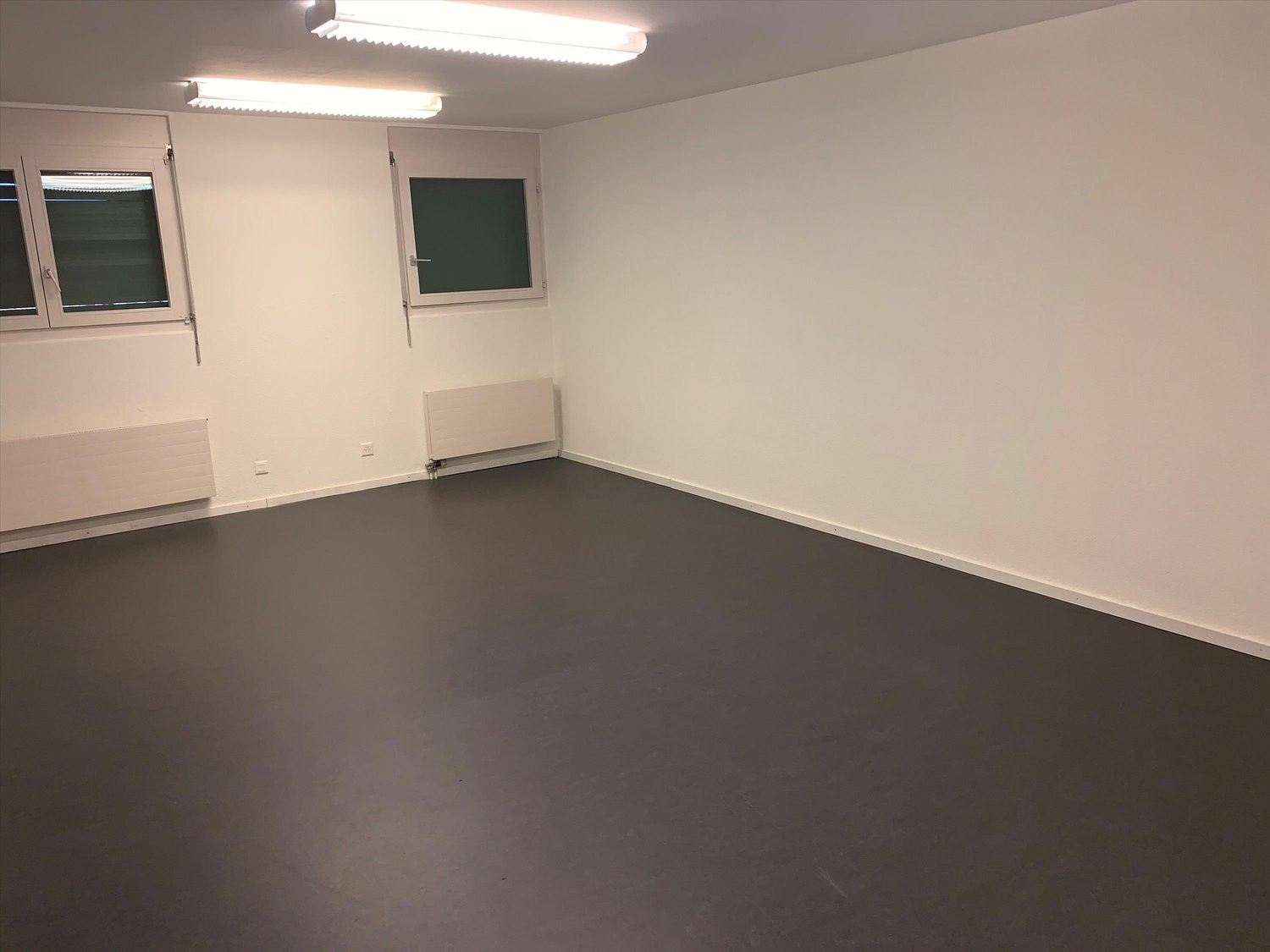 200m² office