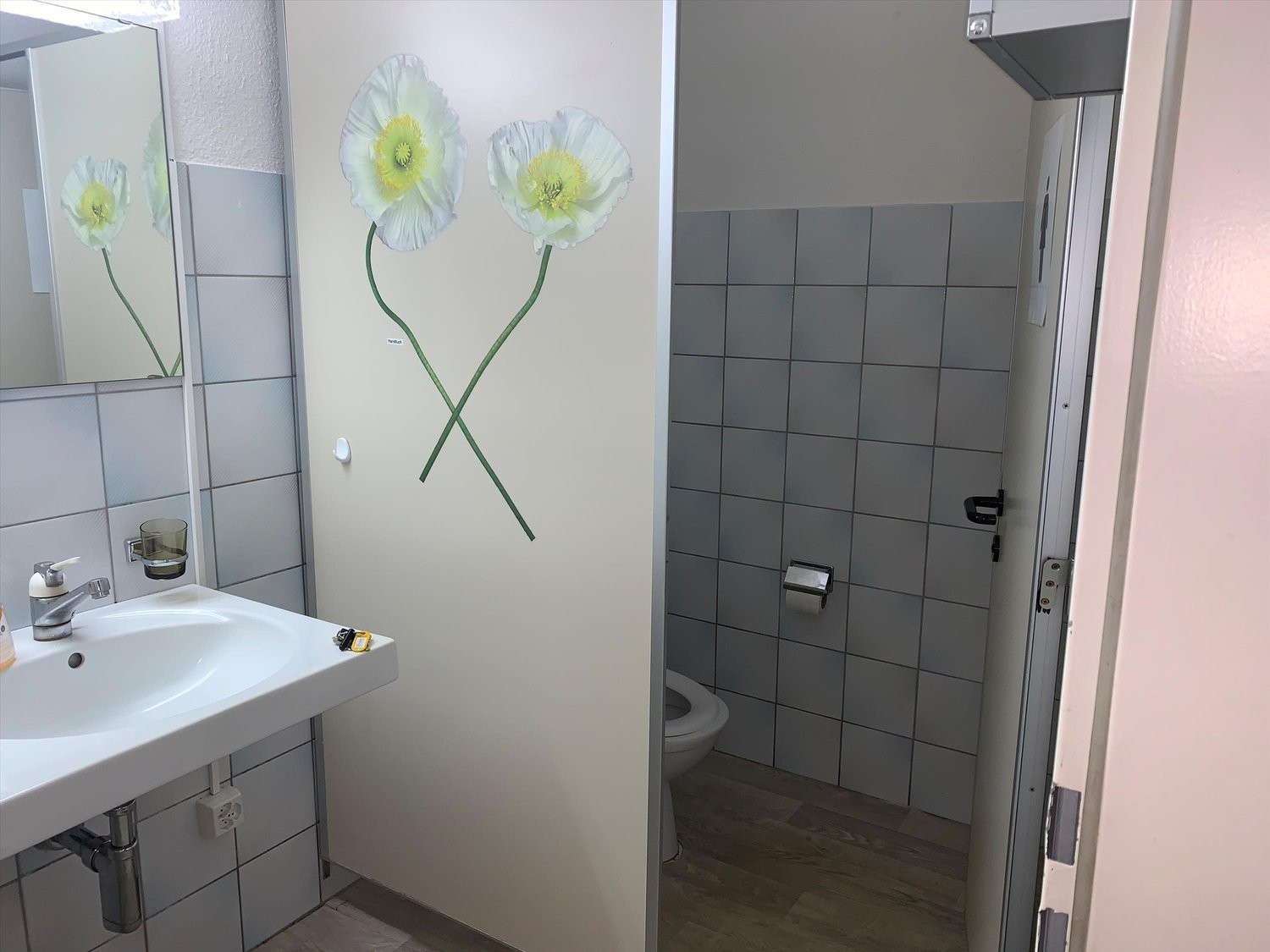 200m² office