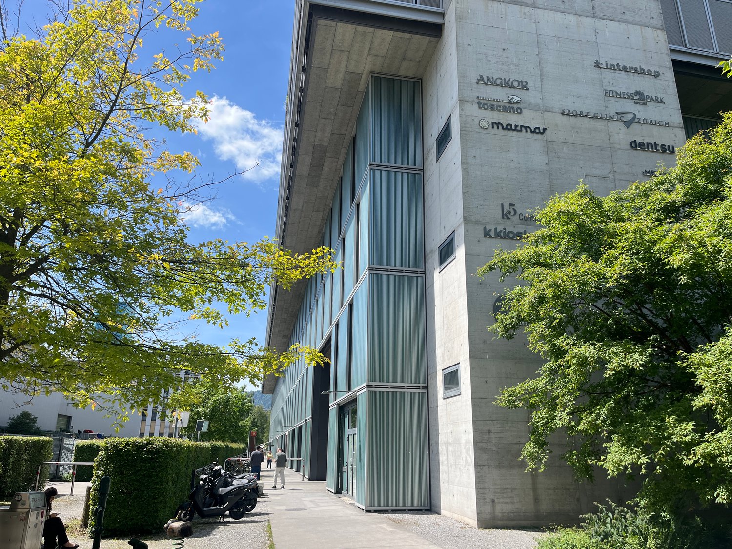 Commerce de 151m²