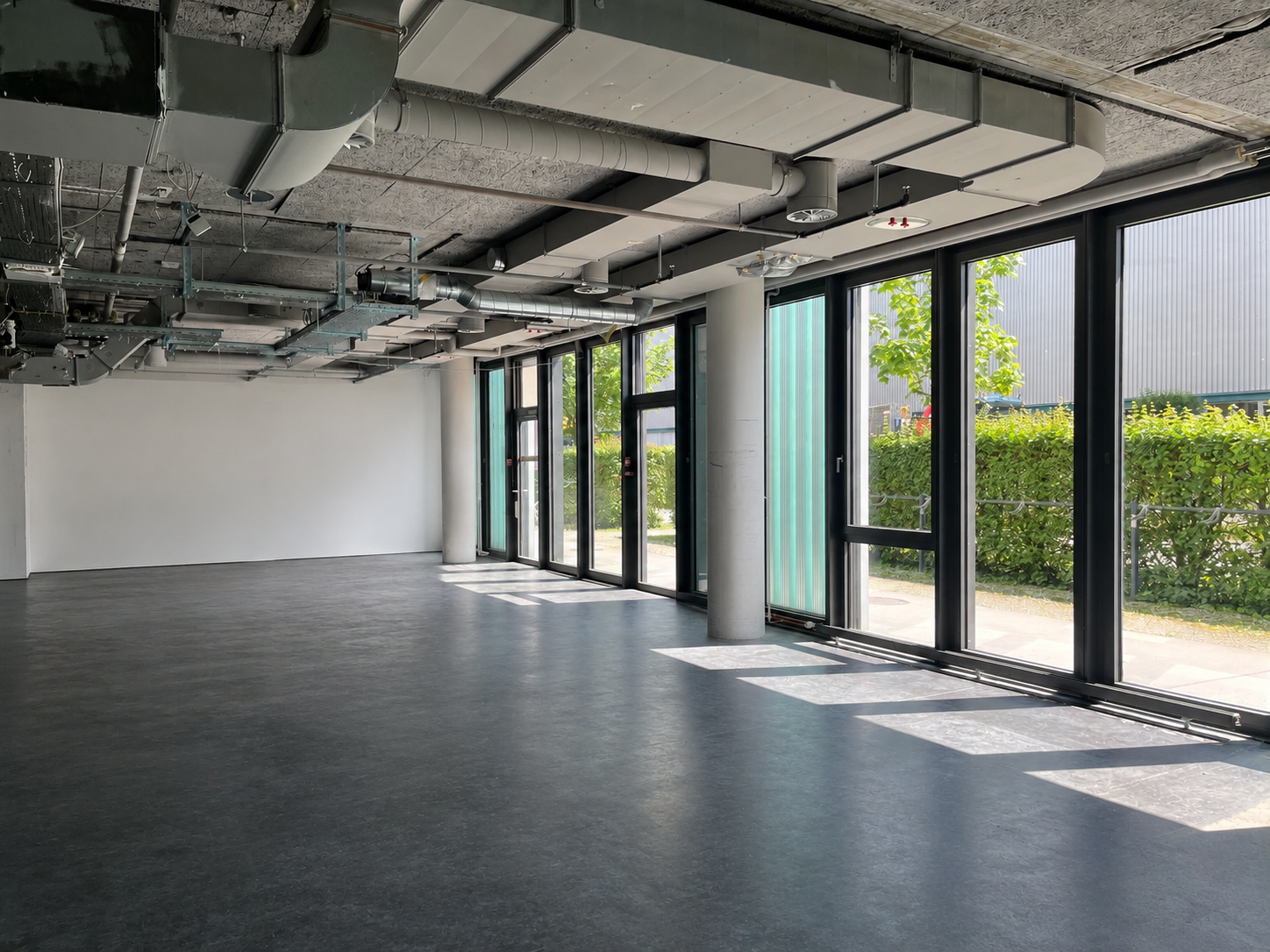 Commerce de 151m²
