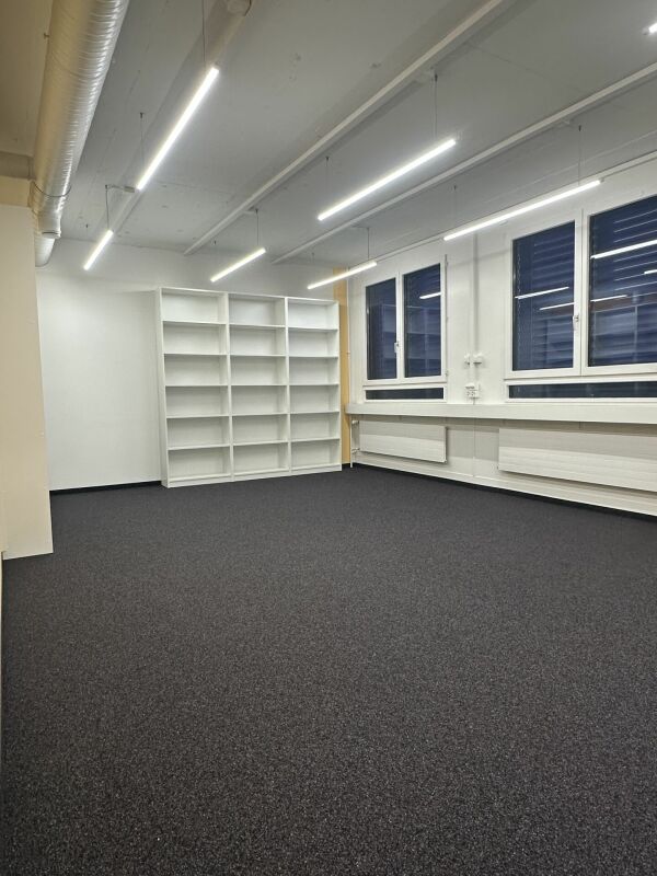 670m² commercial