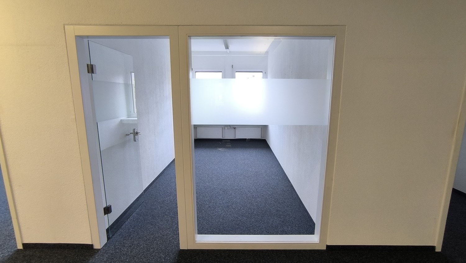 480m² office