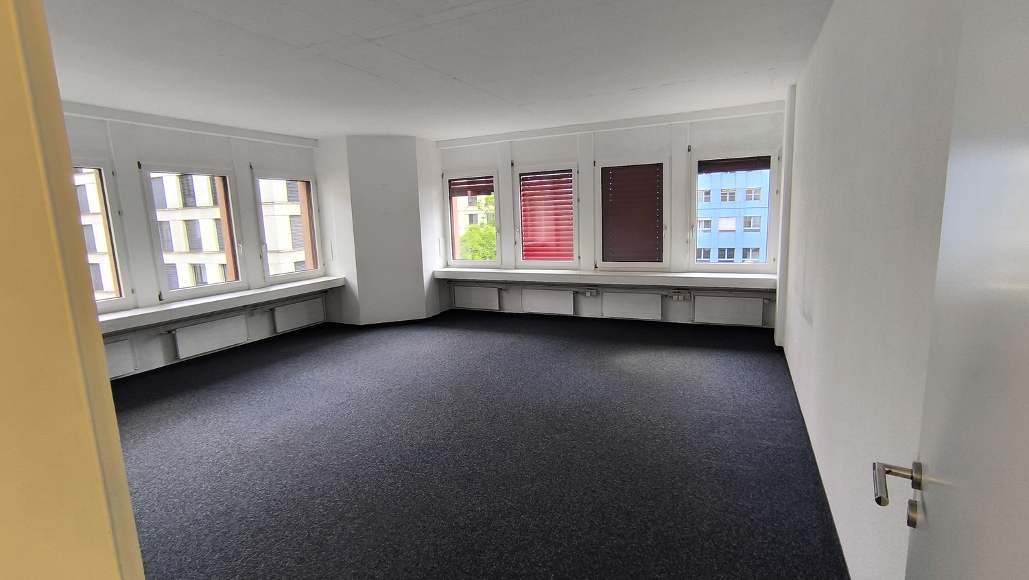 480m² office