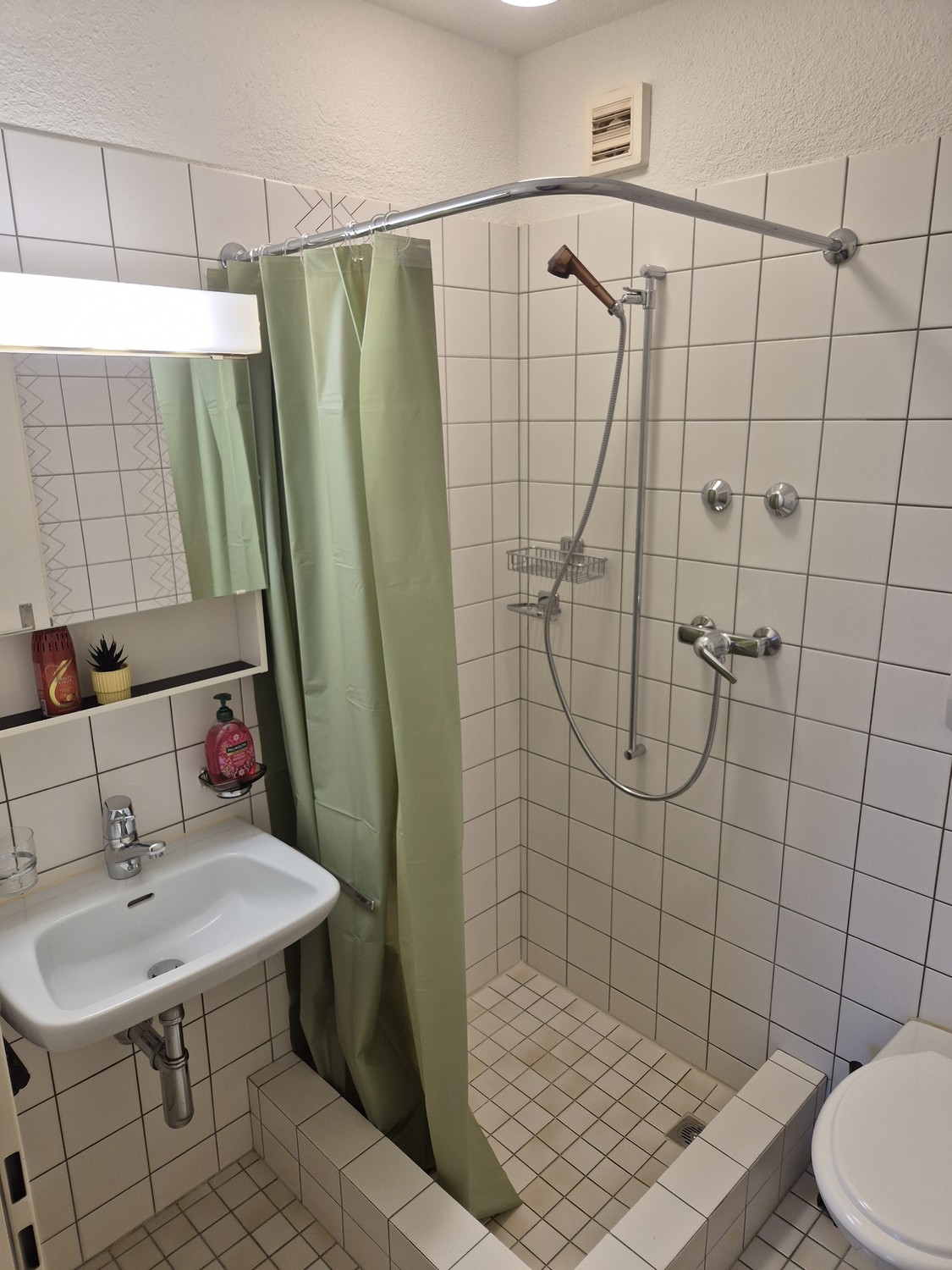 Camera in un appartamento condiviso, foto 3 di 4