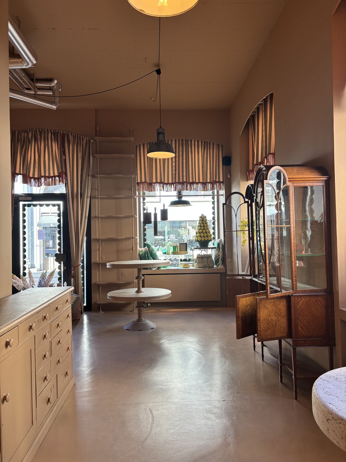 133m² shop, Foto 4 von 10