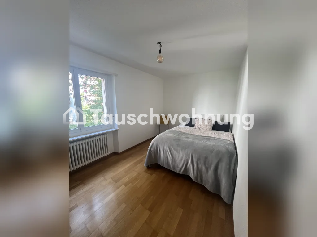 Superbe appartement de 3,5 pièces à Schmiede Wiedike. À 1 min de la station de tram avec de nombreuses possibilités de shopping, bars & restos. Je souhaite tenter un changement d'air et trouver quelque chose de plus petit en raison de mes études.
Idéalement, l'appartement doit être situé au calme et, photo 6 sur 7