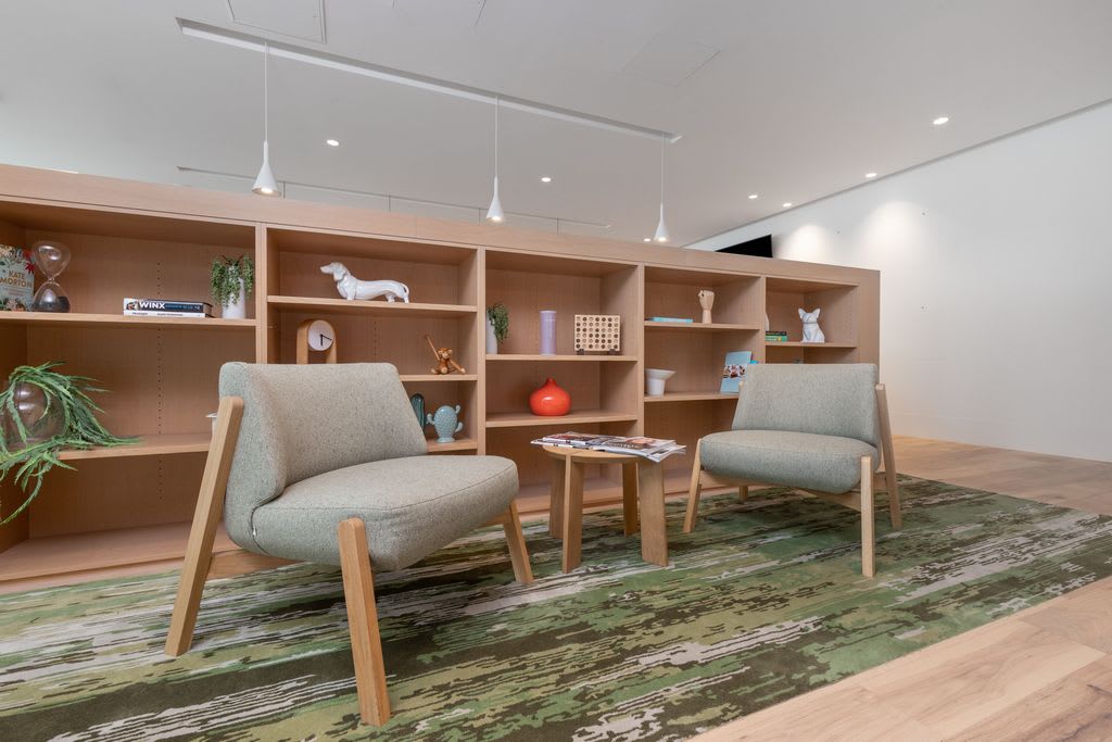 120m² office