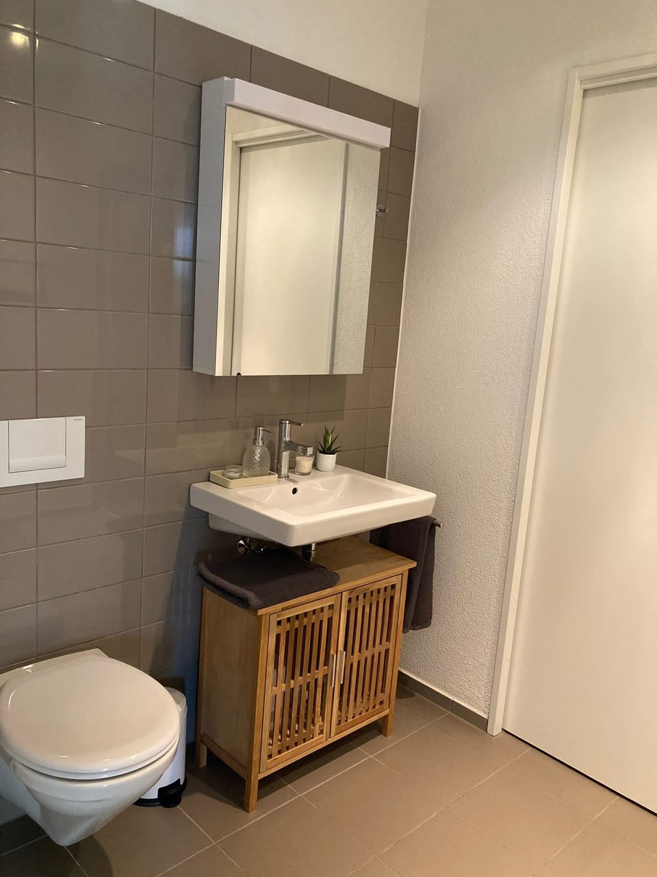 Appartement meublé de 2 pièces dans le district 8006