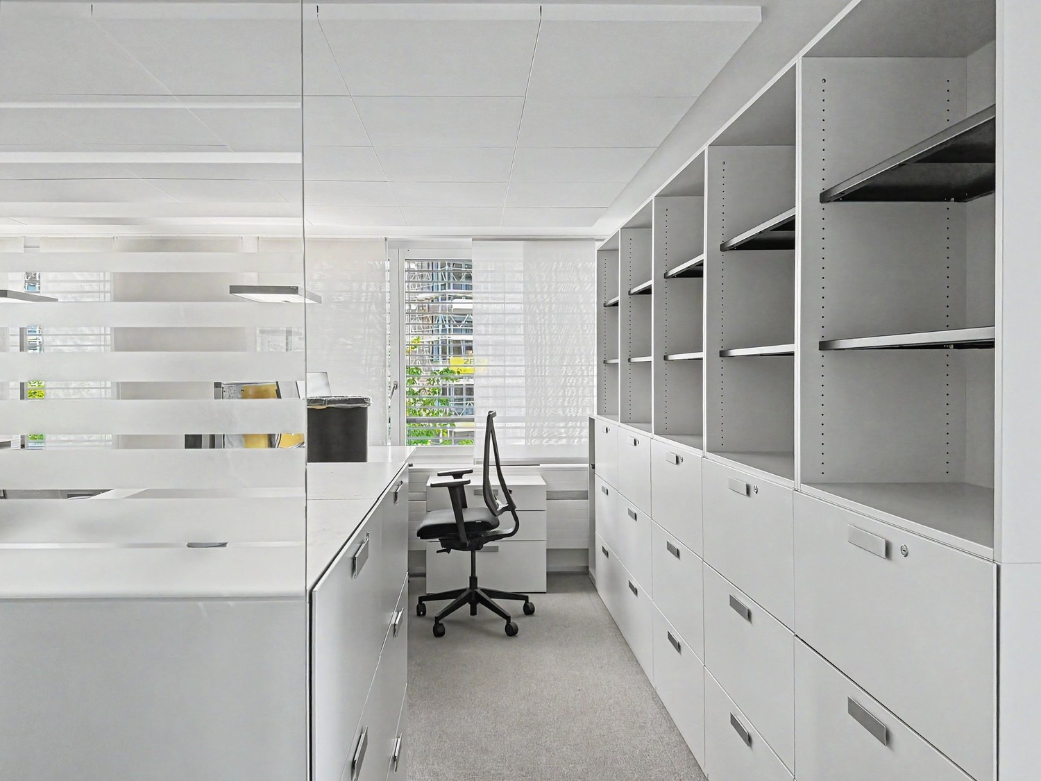 383m² office