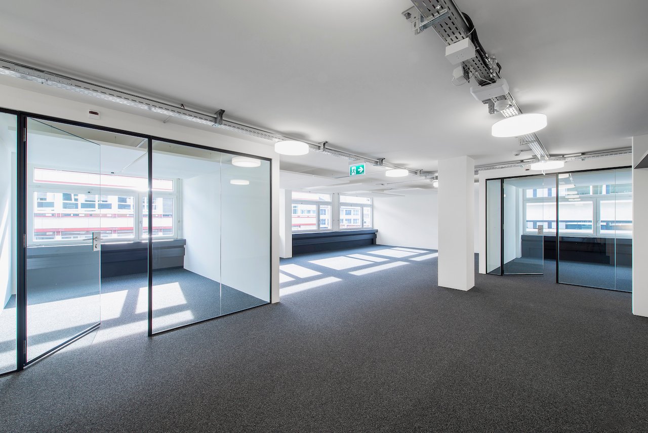 832m² office, Foto 1 von 4