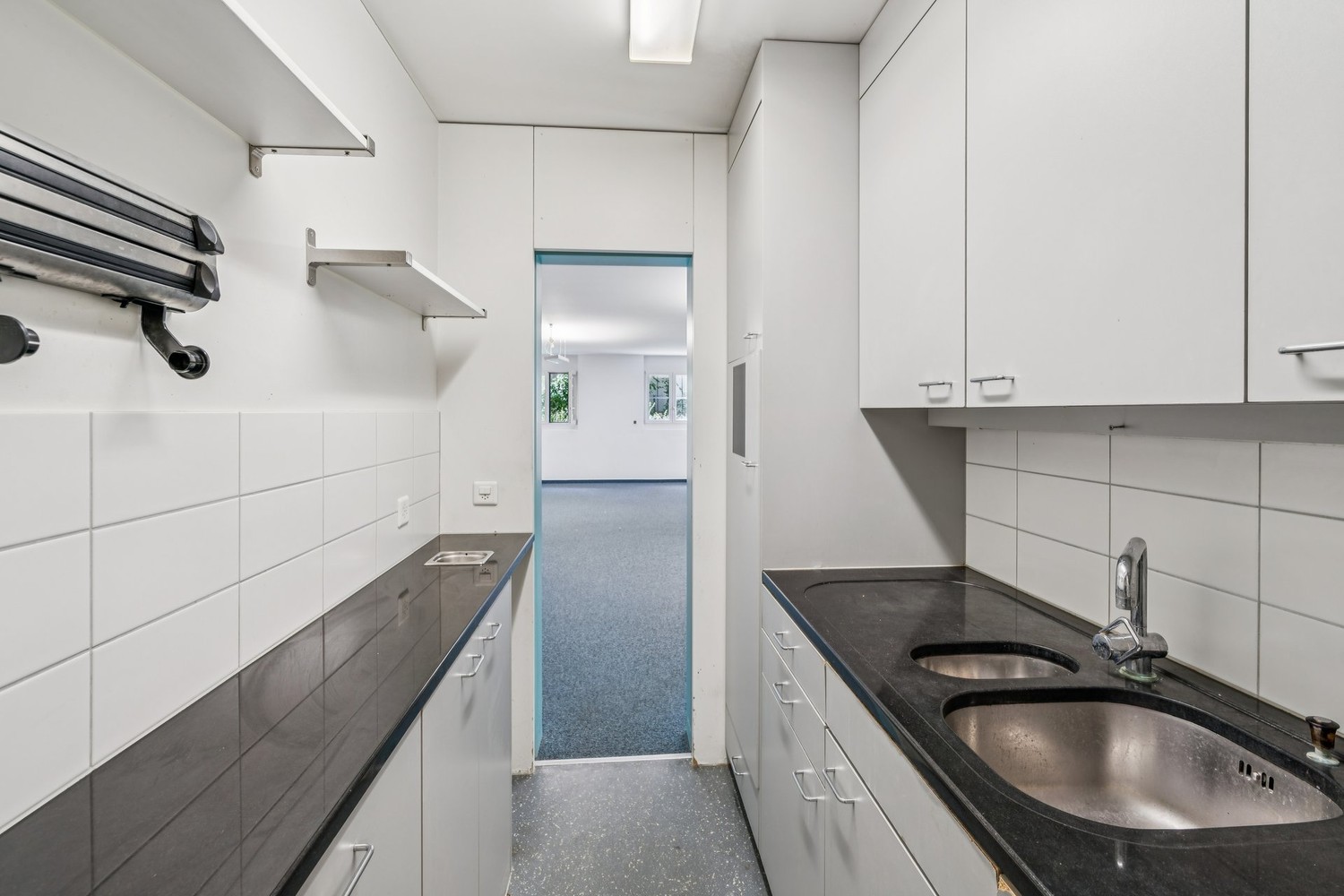 275m² office