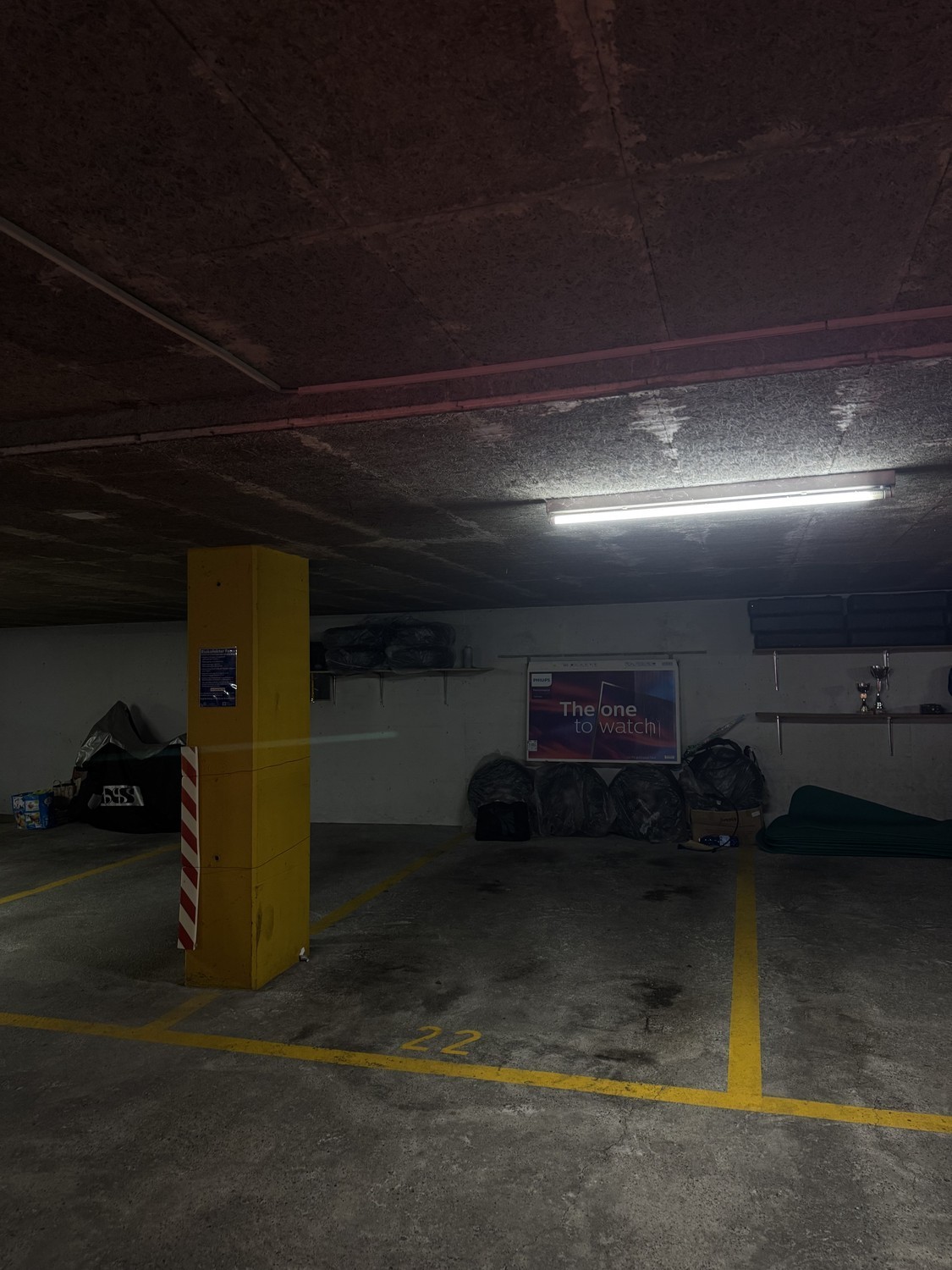 Place souterraine

Vous recherchez une place de parking sécurisée et pratique à Zürich ? Je loue une place de parking souterraine à Wehntalerstrasse 441.

Détails :
Emplacement : Wehntalerstrasse 441, Zürich
Type : Parking souterrain
Accès : Entrée sécurisée avec télécommande
Prix : 250 CHF par mois