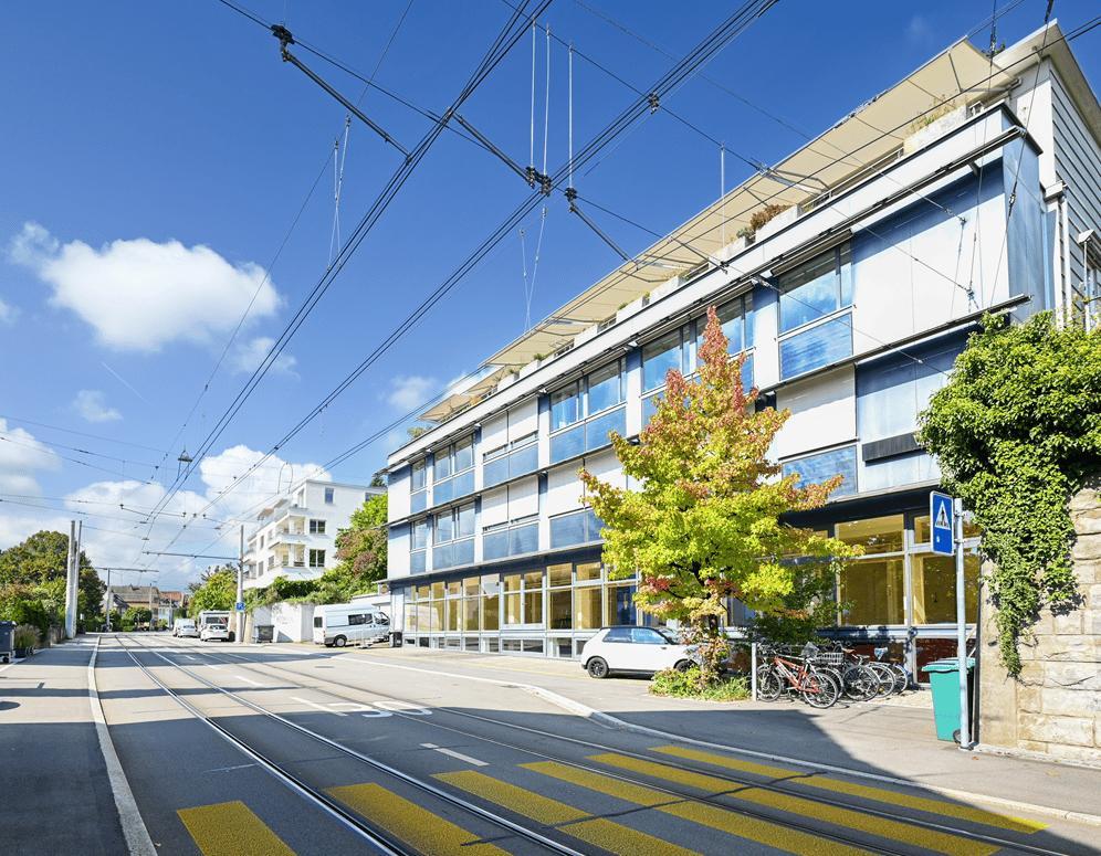 654m² office