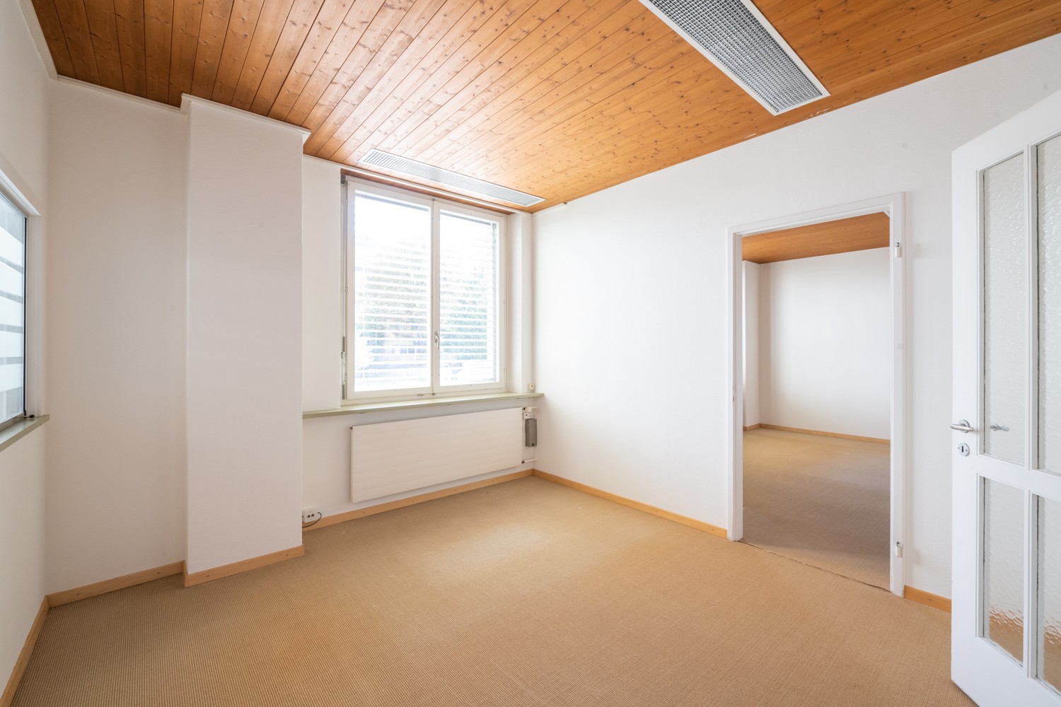 12m² office