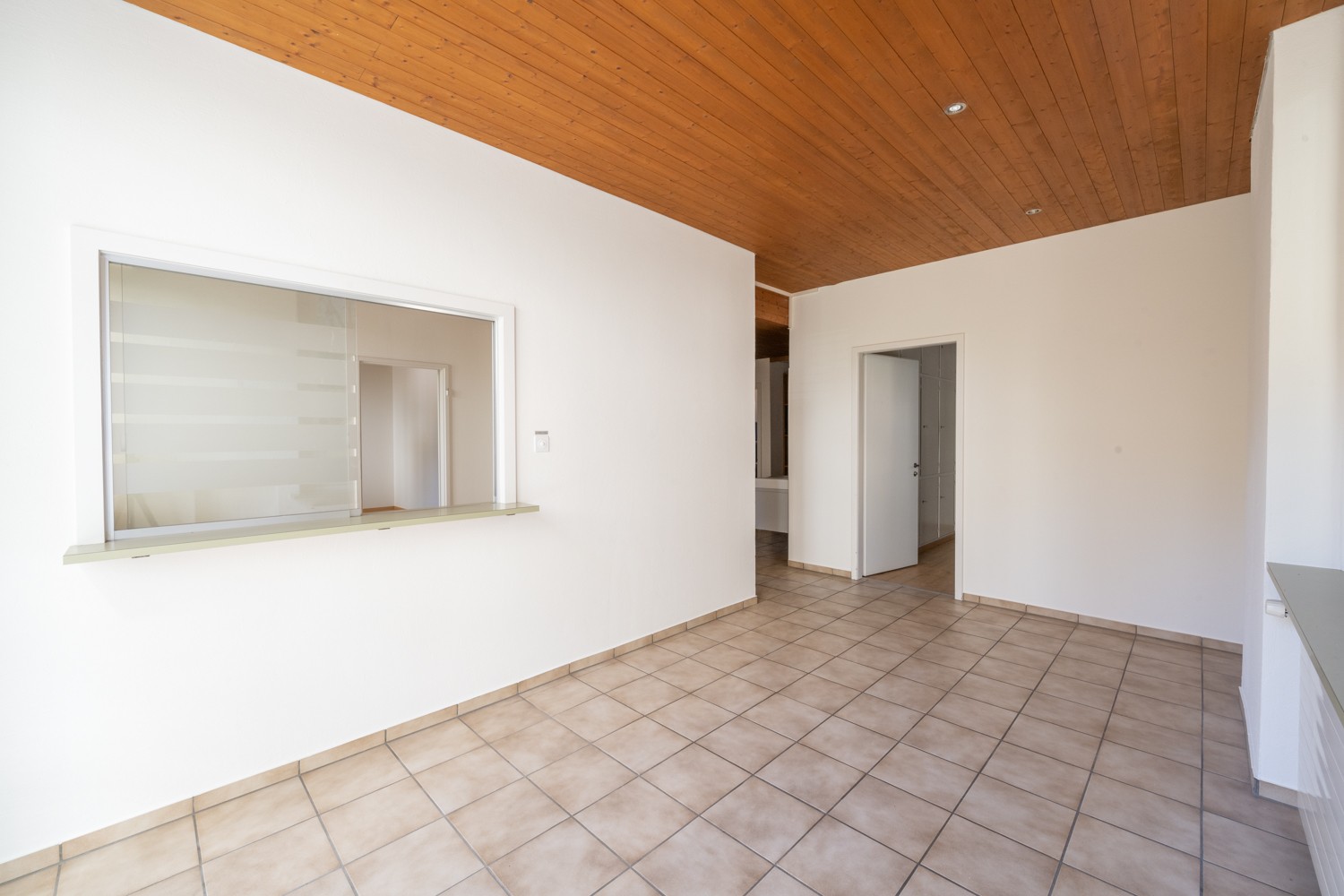 12m² office
