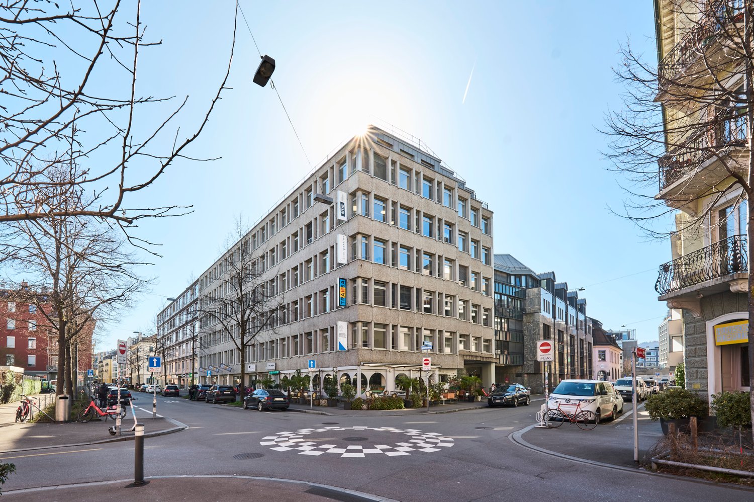 825m² bureau