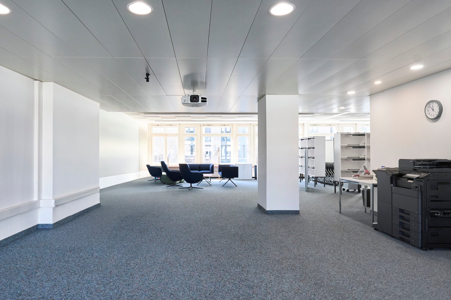 825m² bureau