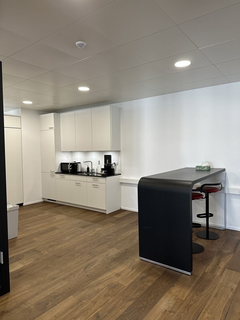 206m² office