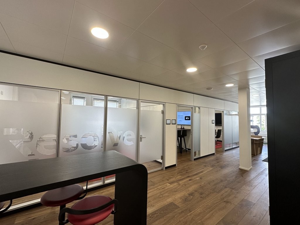 206m² office