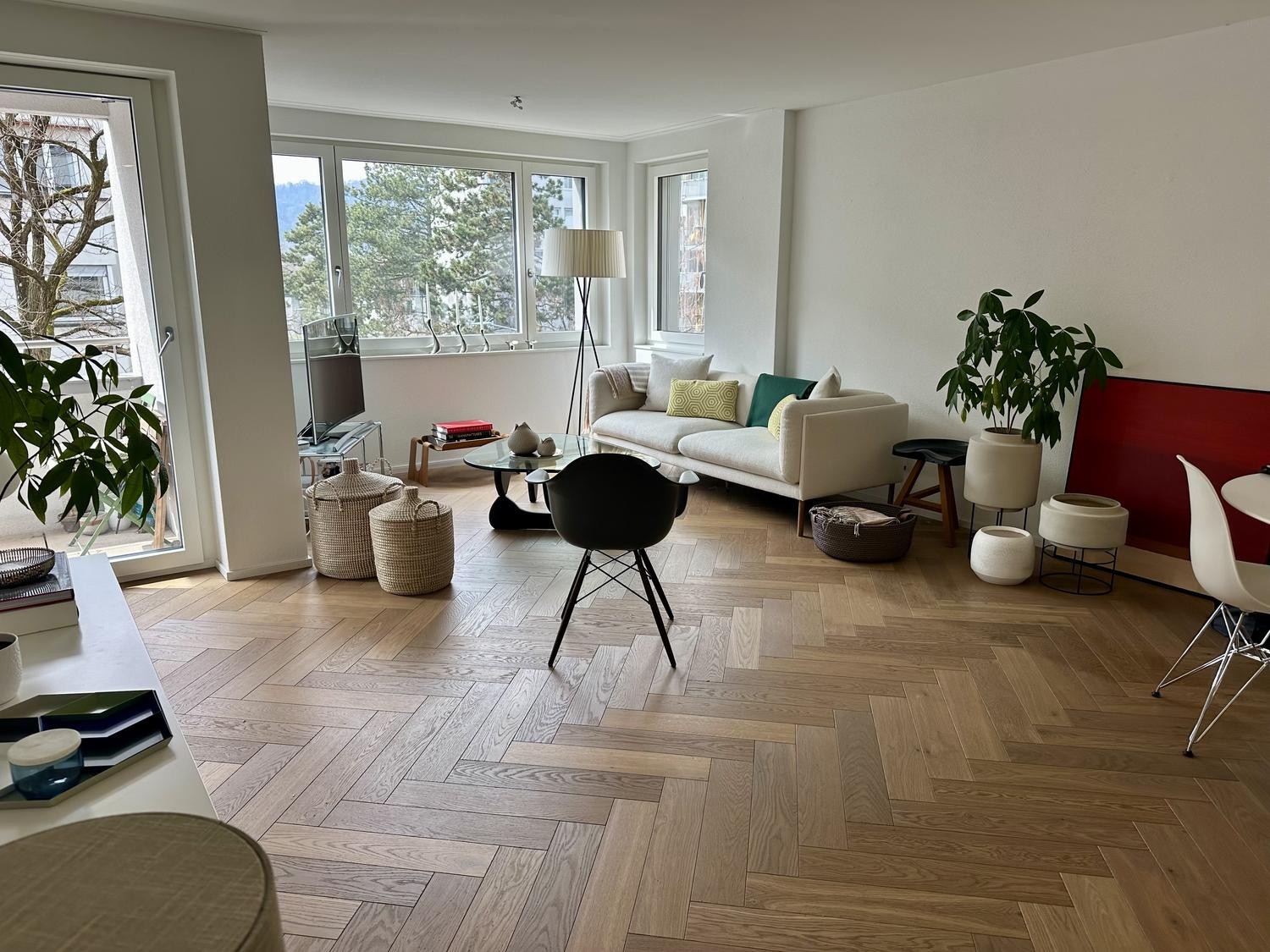 Appartement entièrement équipé, meublé avec une place de parc