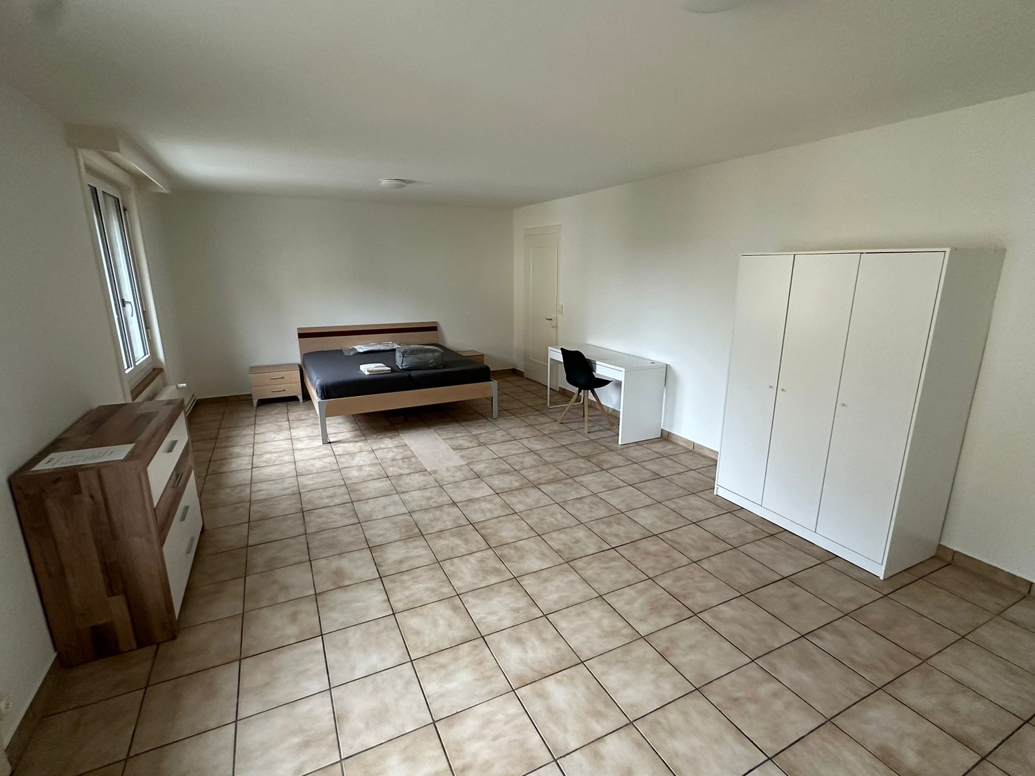 Room in a shared flat, Foto 1 von 3